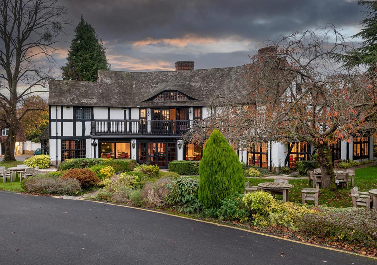 Thatchers East Horsley Exterior foto