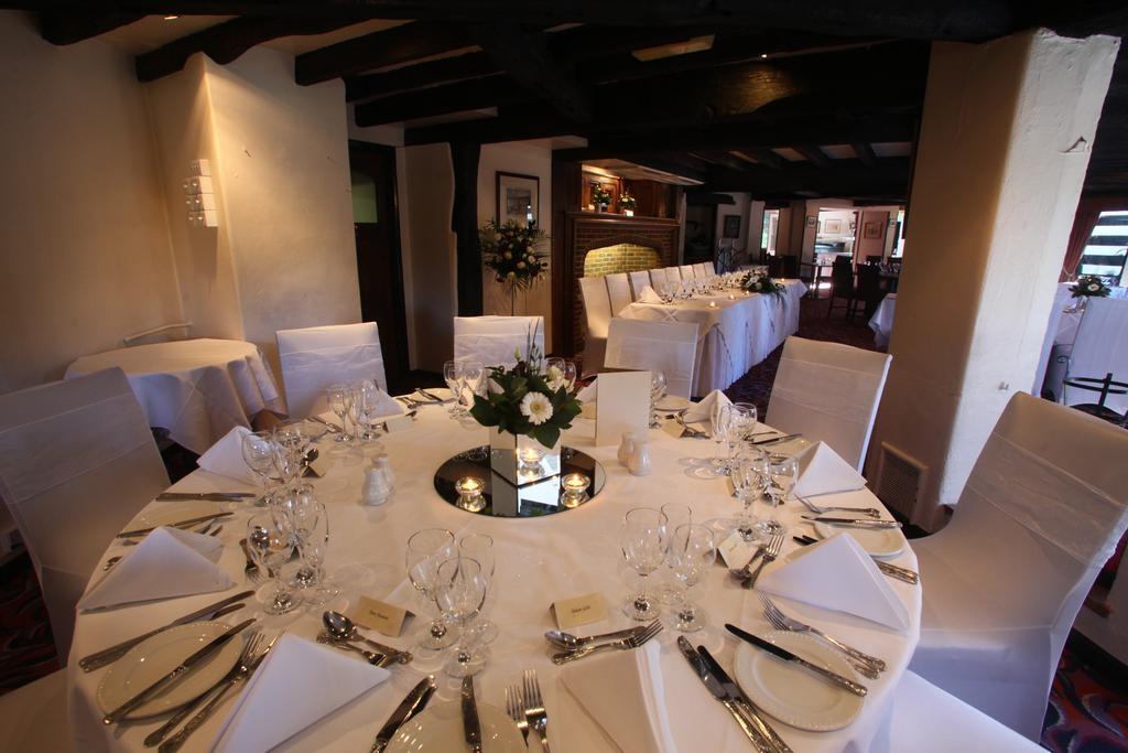 Thatchers East Horsley Exterior foto